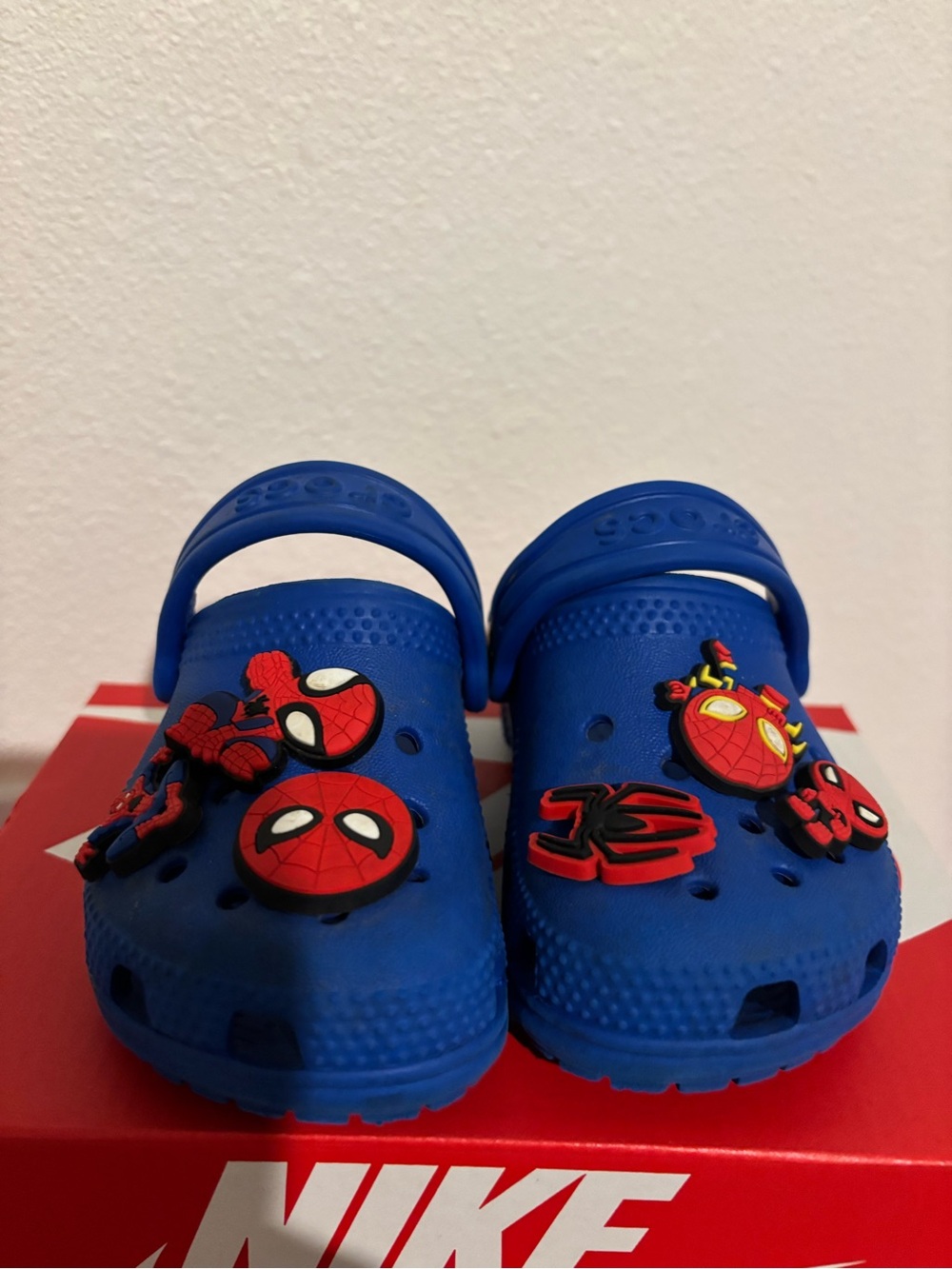 CROCS Kids Blue Spider-Man Jibbitz Clogs